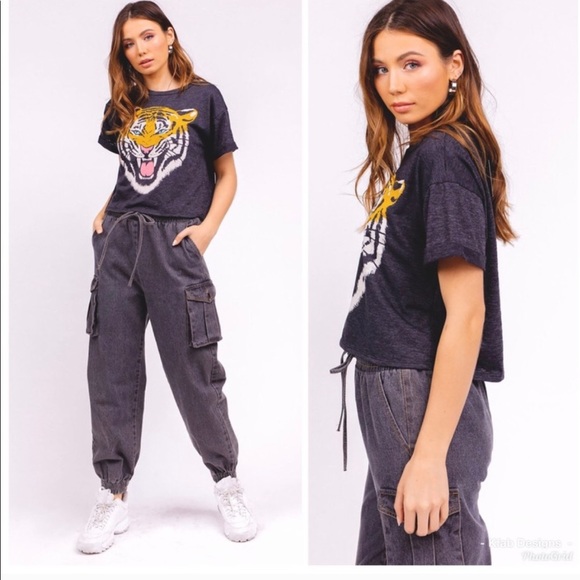 New!Tiger print vintage style charcoal graphic tee - Picture 4 of 6